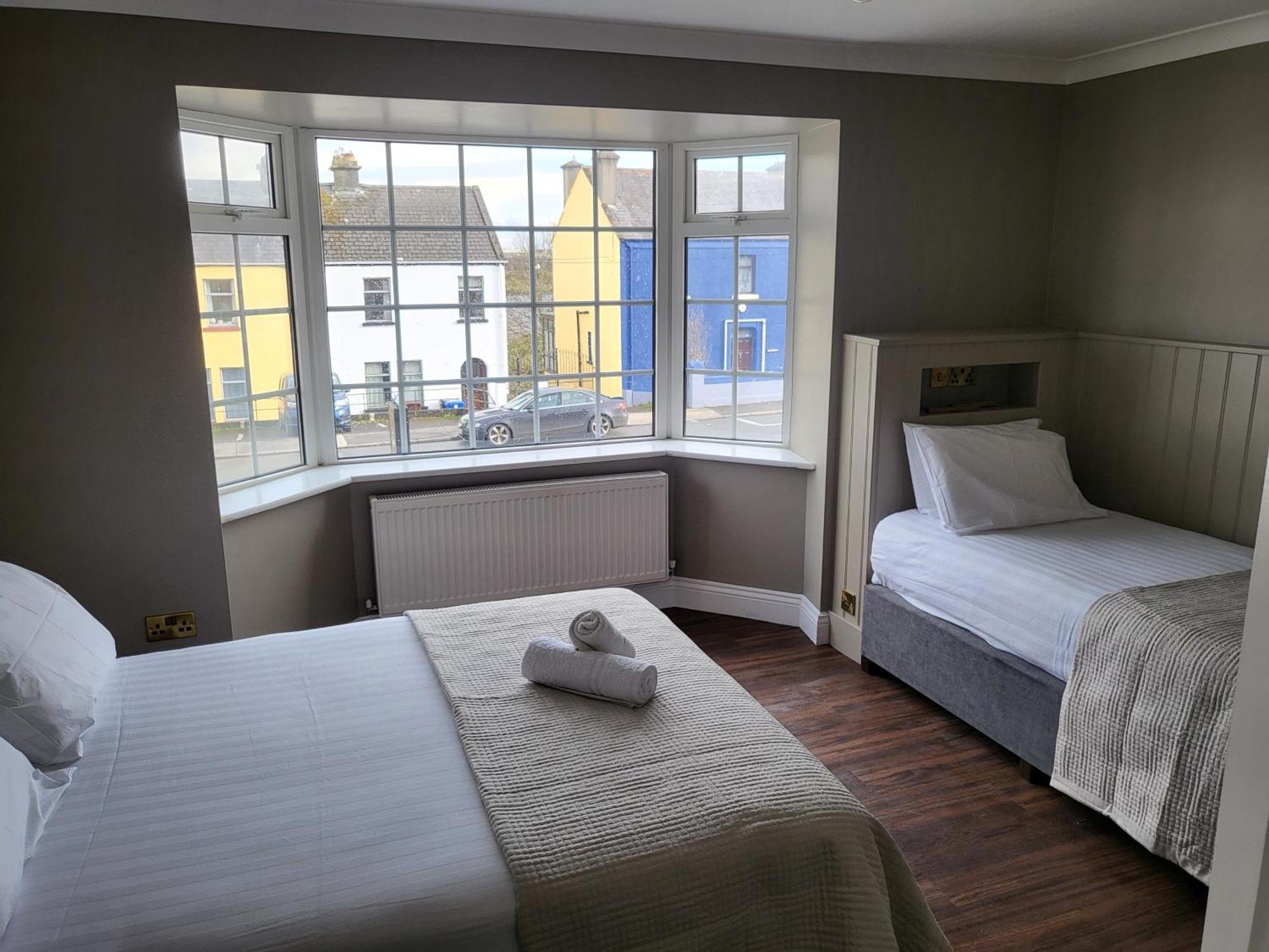 Bed and Breakfast Urban Nest Townhouse Голуэй Экстерьер фото