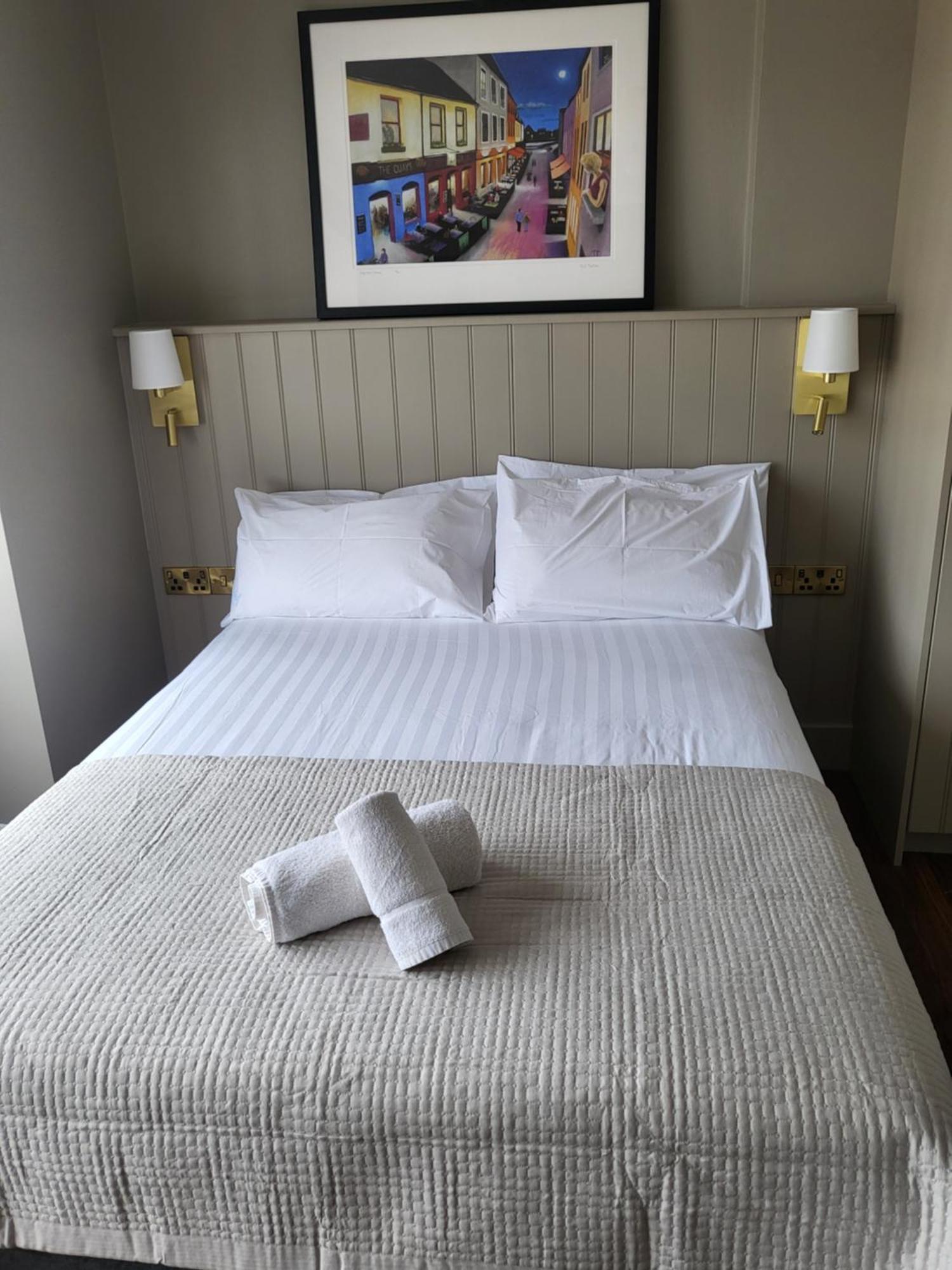 Bed and Breakfast Urban Nest Townhouse Голуэй Экстерьер фото