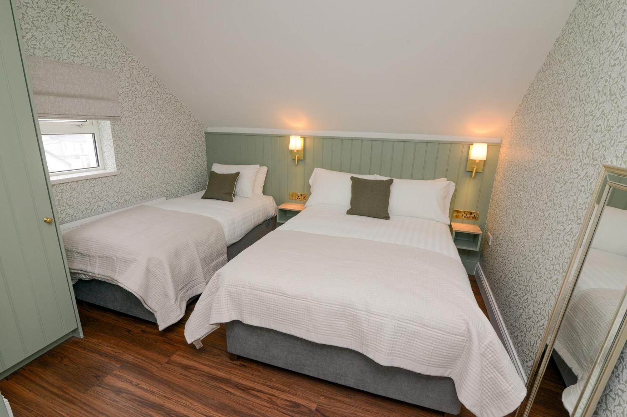 Bed and Breakfast Urban Nest Townhouse Голуэй Экстерьер фото