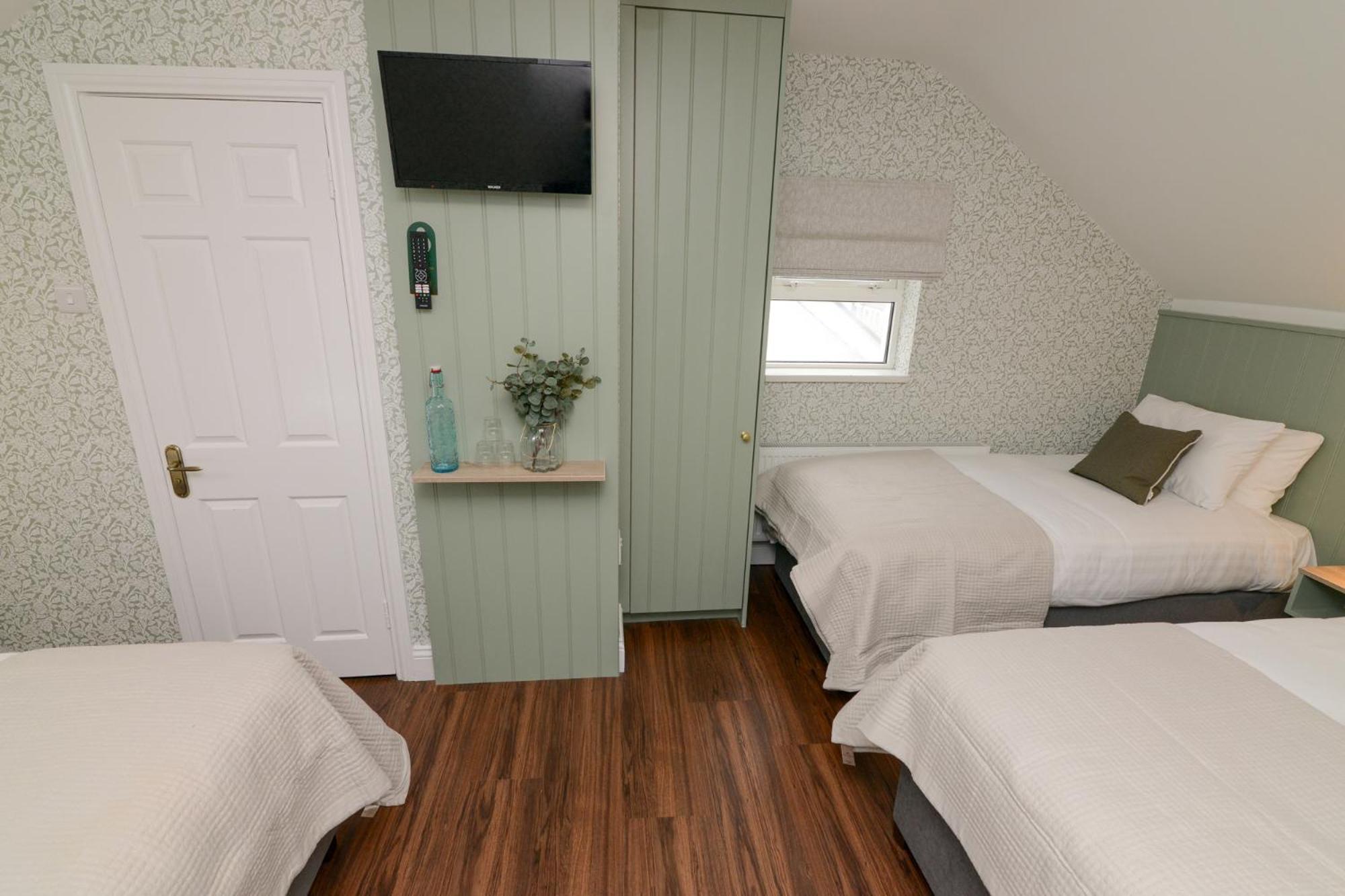 Bed and Breakfast Urban Nest Townhouse Голуэй Экстерьер фото